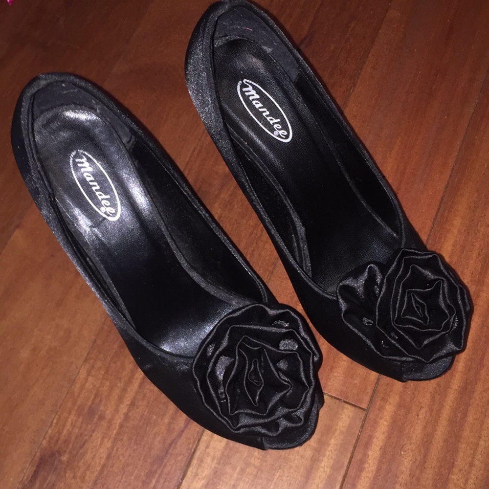 Heels - Picture 2 of 4